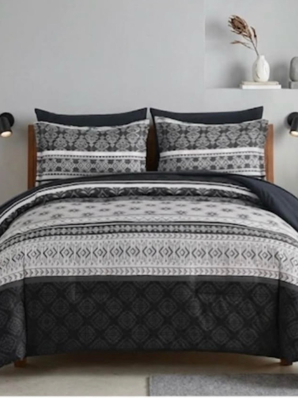 New 7 piece Patterned Comforter Set